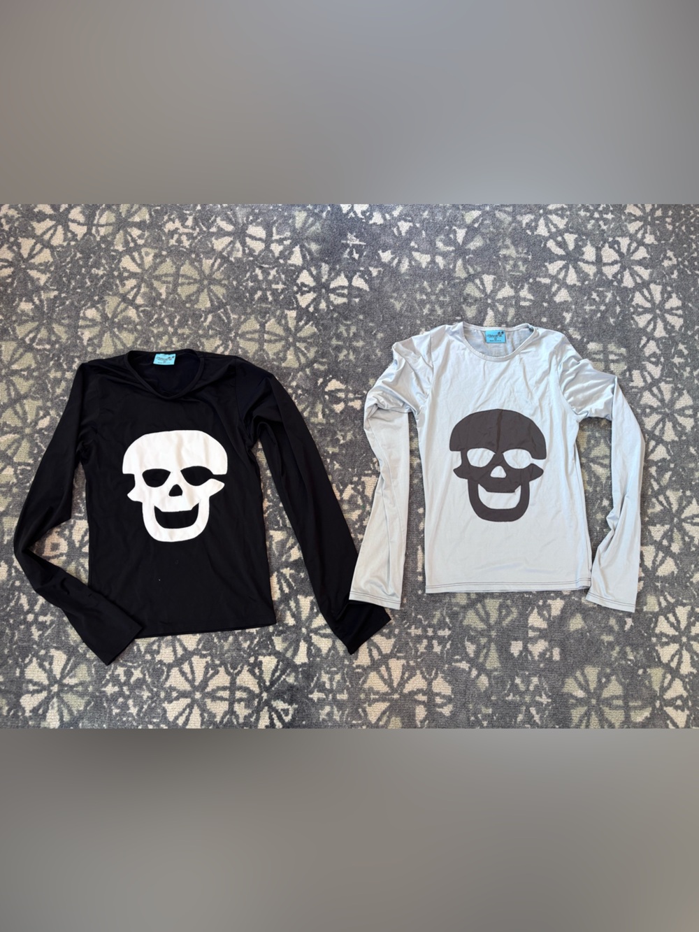 Set of 2 Letarte skull logo long-sleeve rash guards size medium